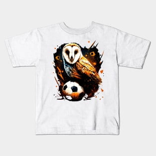 Barn Owl Sports Player Soccer Futball Football - Graphiti Art Graphic Trendy Holiday Gift Kids T-Shirt